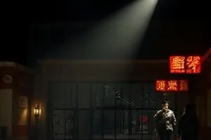 《秋分之后》剧照：雨后谷仓门口堆放的新麦